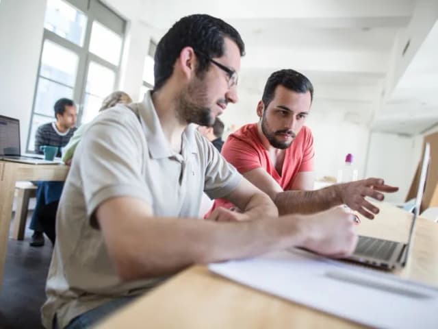 Praca w Niemczech po studiach: Jak uniknąć najczęstszych błędów?